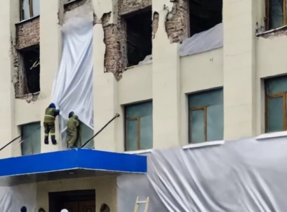 Пошкоджений обстрілом "Охматдит" врятують від зимових холодів завдяки благодійникам