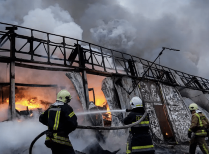 Пожежа в центрі відходів під Києвом: що залишилося після трьох годин боротьби