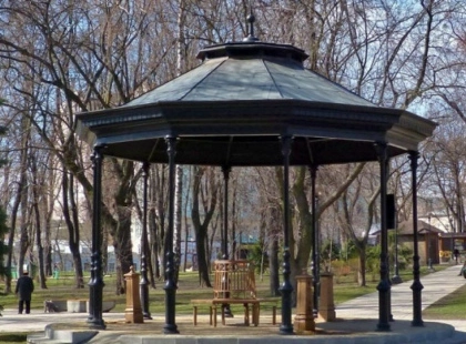 На будівництві бюветів столична службовиця і підрядники вкрали мільйон