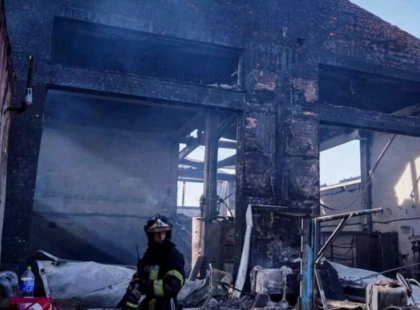 Масштабна пожежа на СТО під Києвом: вітер поширив вогонь на 1200 кв. м