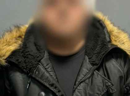 У Києві чоловік вимагав 13 000 доларів неіснуючого боргу, залякуючи жертву