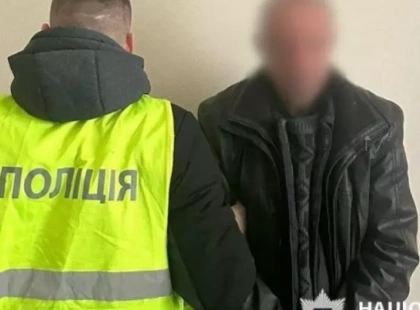 На Київщині затримали чоловіка, який викрав мікроавтобус і керував ним п’яним
