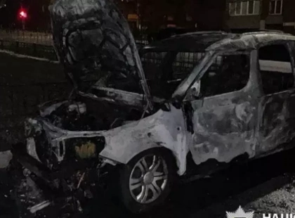 Чоловік підпалив авто колишнього роботодавця через низьку зарплату