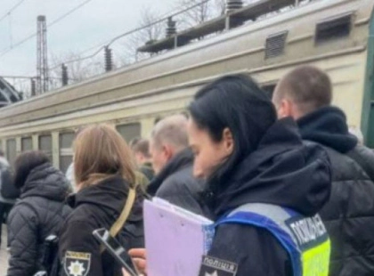 Підліток виліз на електричку у Києві – його вдарило струмом