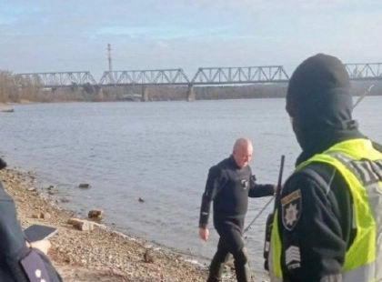 Трагічний випадок у Києві: чоловік стрибнув із Північного моста