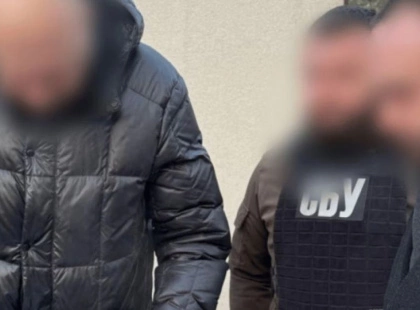 Завищили ціну на електроенергію: у Києві посадовицю КП підозрюють у збитках на 1,8 мільйона