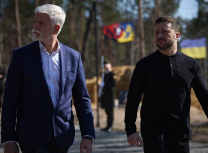 У Мощуні Зеленський і Павел вшанували полеглих героїв: символ єдності й вдячності