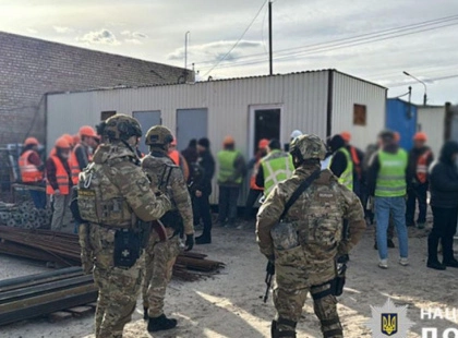 У Києві затримали угруповання, яке під виглядом реабілітаційного центру експлуатувало людей