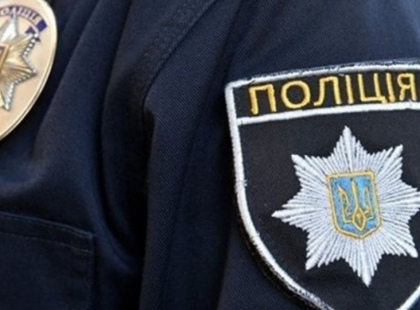 Врятували життя: патрульні гасили пожежу в авто на Оболоні