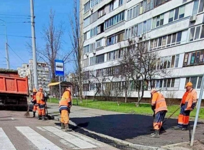 Безбар’єрний маршрут на Лівому березі Києва: з’єднують медичні та освітні установи