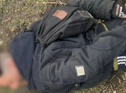 Грабіж у Києві: пенсіонерка втратила сережку через нападникa