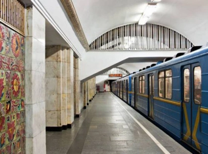 У Києві на два дні зупиняють рух поїздів між станціями "Лісова" та "Дніпро" через ремонт шляхопроводу