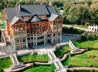 Межигір’я знову приймає туристів: як потрапити в резиденцію Януковича
