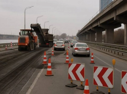 У Києві частково обмежать рух вулицею Набережно-Рибальською: що потрібно знати водіям