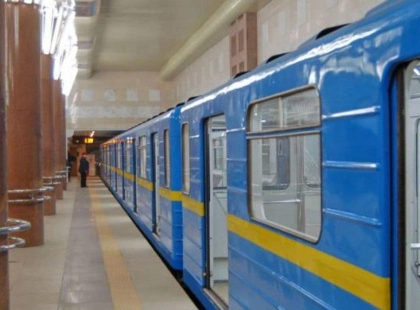 Пасажирка потрапила під поїзд на станції "Контрактова площа" у Києві