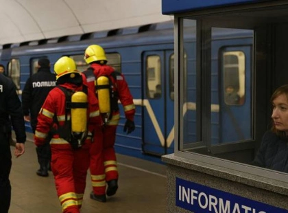 Надзвичайна ситуація на синій лінії метро Києва: що сталося та як це вплинуло на рух