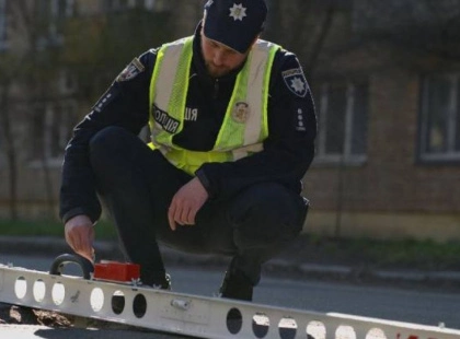 У Києві поліція перевіряє стан доріг: що вже виявили та коли чекати ремонту