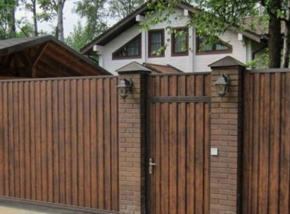 Який  профнастил має кращий захист від корозії?
