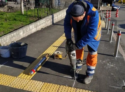 У Києві облаштували безбар’єрні підходи до лікарень у двох районах