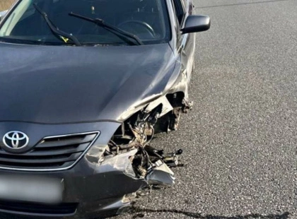 П’яний водій на Київщині врізався у відбійник і «втратив» колесо