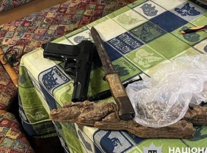 П’яний з гранатою в Голосієві: погрожував ножем та вибухом