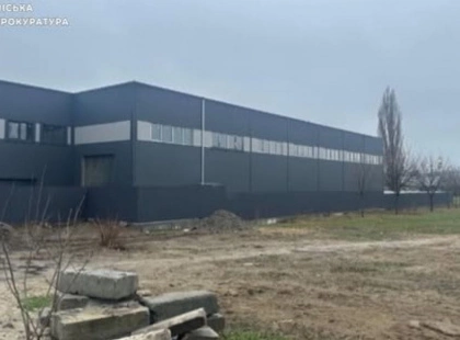 Прокуратура вимагає знесення незаконного будівництва на 0,4 га в Святошинському районі Києва