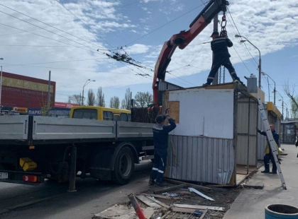 Жінки-поліцейські Київщини спекли паски для бійців: акція підтримки