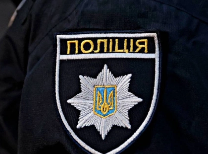 Підліток втік від поліції під Києвом і врізався у паркан