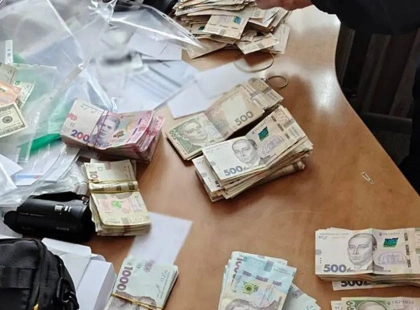 У Києві затримали "бігунків", які допомагали скласти водійський іспит