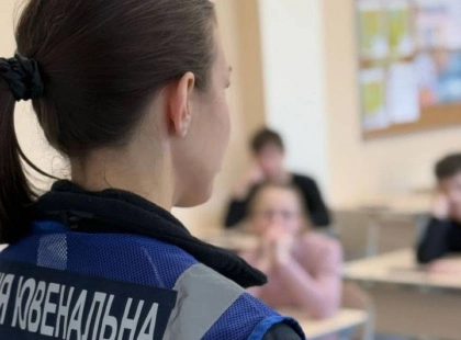 Їздили між вагонами: у Києві спіймали зачеперів-підлітків