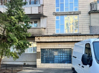 У Києві син жорстоко побив матір і залишив її помирати