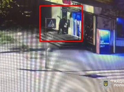 У Києві чоловік розбив банкомат через нуль на рахунку