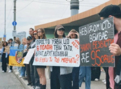 У Києві відбулася акція на підтримку військовополонених: мешканці нагадали про героїв, які чекають на повернення