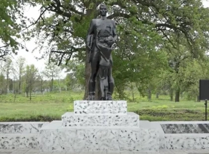 Пам'ятник загиблим у Другій світовій війні оновили в селі Зрайки на Київщині
