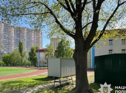 У Києві чоловік обікрав школярів просто під час уроку