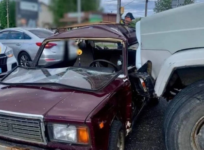 У Калинівці вантажівка протаранила ВАЗ: 74-річного водія госпіталізовано