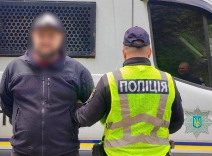 У Києві затримали чоловіка, який вкрав у жінки 300 тисяч і втік на таксі до Одеси