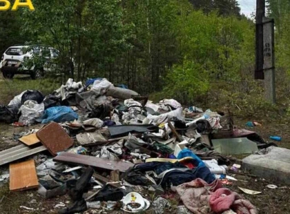У Гостомелі виявили небезпечне сміттєзвалище прямо серед вулиці