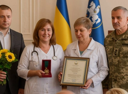 У Гостомелі вшанували героїв у білих халатах