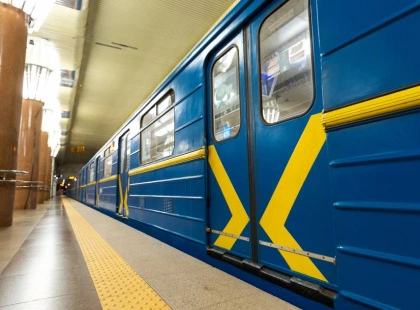 У Києві змінюють правила реклами в метро: що чекає на пасажирів