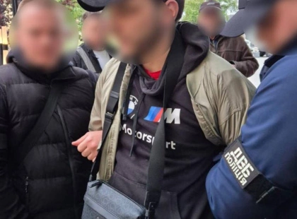 14 тисяч за втечу: у Києві затримали барбера-контрабандиста