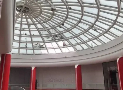 ТРЦ Blockbuster Mall у Києві постраждав під час масштабної дронової атаки