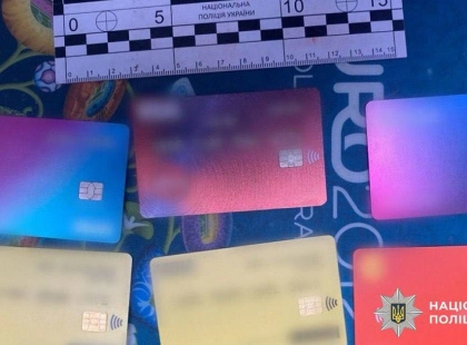 Пограбування у Києві під час атаки: чоловік обікрав друга біля банкомату