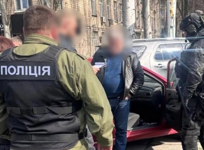 Київщина: судитимуть організатора мережі фальшивомонетників, який продавав підроблені долари і гривні