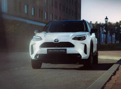 Нова Toyota Yaris Cross: Гібридний стиль, інтерфейс і майбутнє міських кросоверів