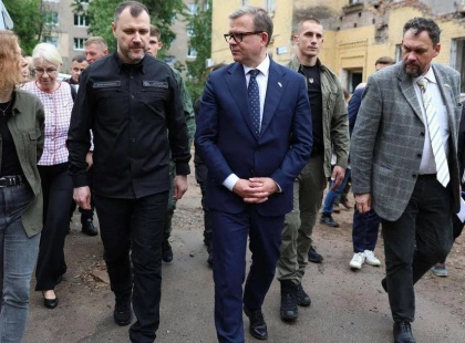 Прем'єр Фінляндії Петтери Орпо в Києві: Візит до місця ракетного удару по Святошинському району