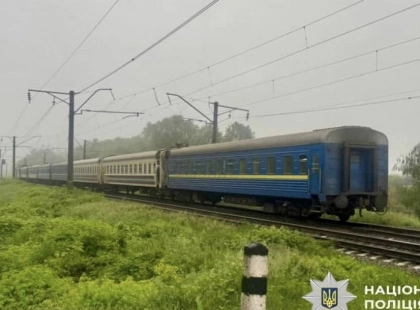 Трагедія на коліях: на Київщині потяг на смерть збив пенсіонера