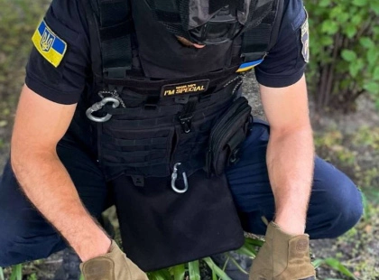У Києві біля будинку знайшли гранату, а на Київщині – артснаряд