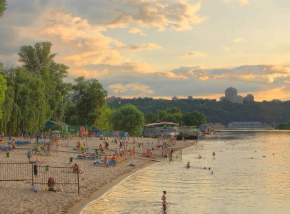 Де в Києві безпечно купатися: оновлений список пляжів 2025