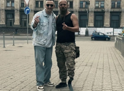 Ветеран війни “Латиш” несподівано знявся у роботі співака DIBROVA